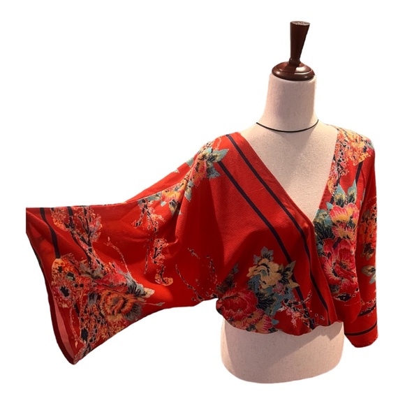 Flying Tomato Top - Picture 1 of 4